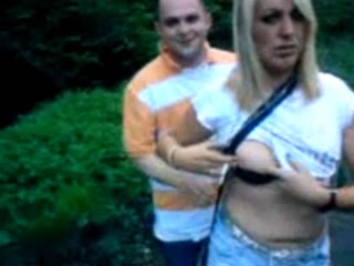 一對苏格兰情侶郊野公園刺激的性愛